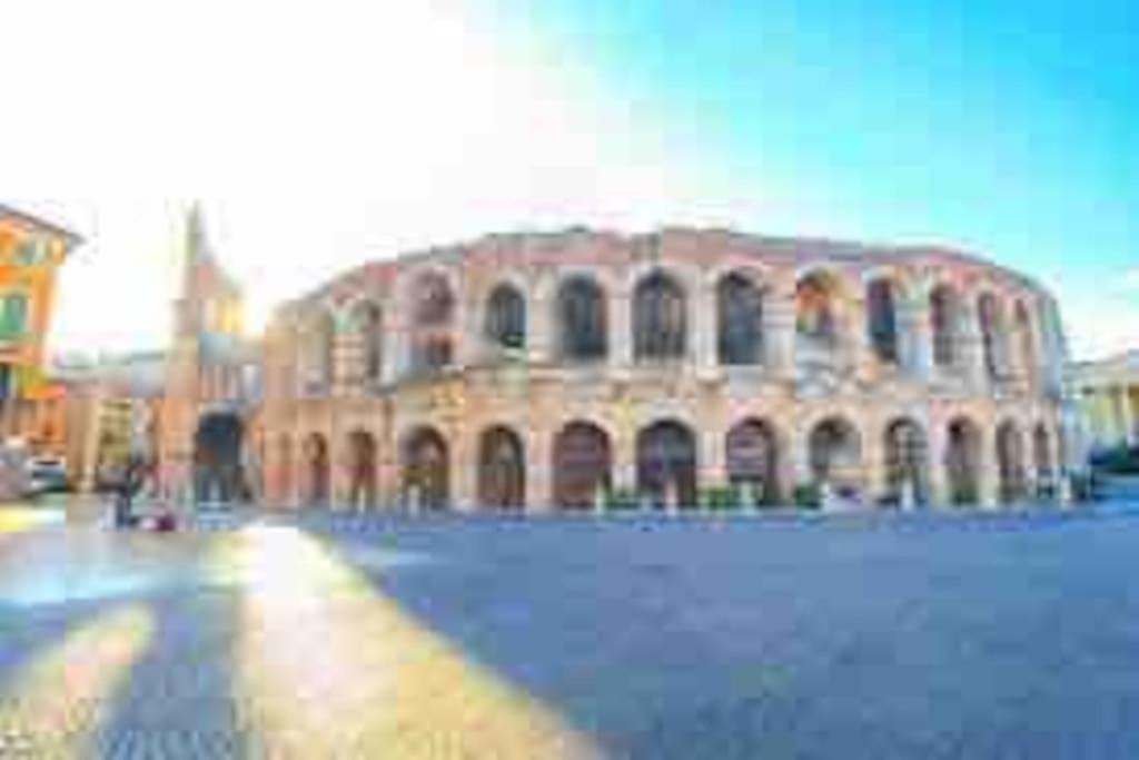 Graziosa Mansarda Centro Verona Exterior photo